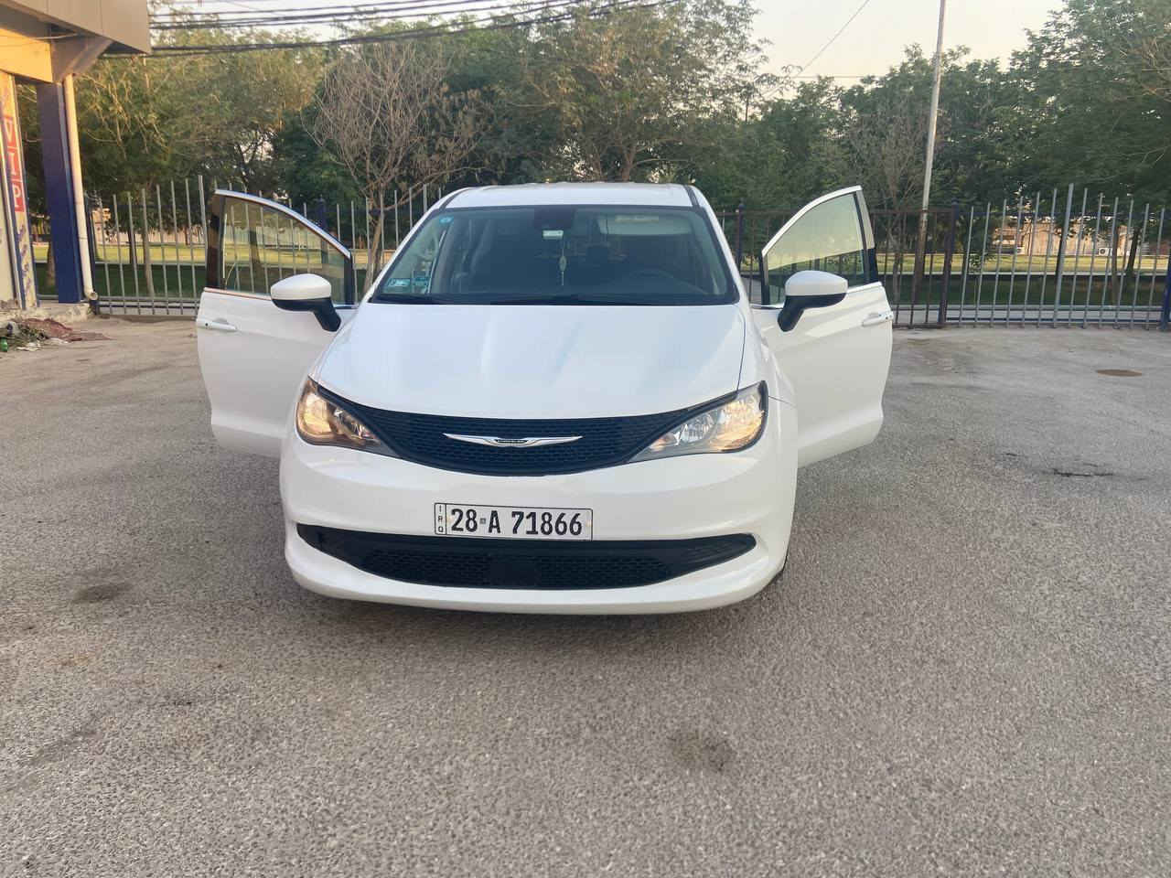 كلايزر فيوجر فول ماعدا البنوراما رادار أمامي خلفي جانبي شاشه كبيره بلادي تاب حساس خلفي توقف ذاتي امامي حادثها جاملغ وباب فقط جاملغ مبدل باب  مصلحه   بدون دواخل ايرباكات طاكه بوب كهرباء كشنات سياحي vip
مكاني النجف ماشيه٤٠ميل باسمي اني ستوردتها 
٢٠$$بيها مجال قليل
للاستفسار ***********
