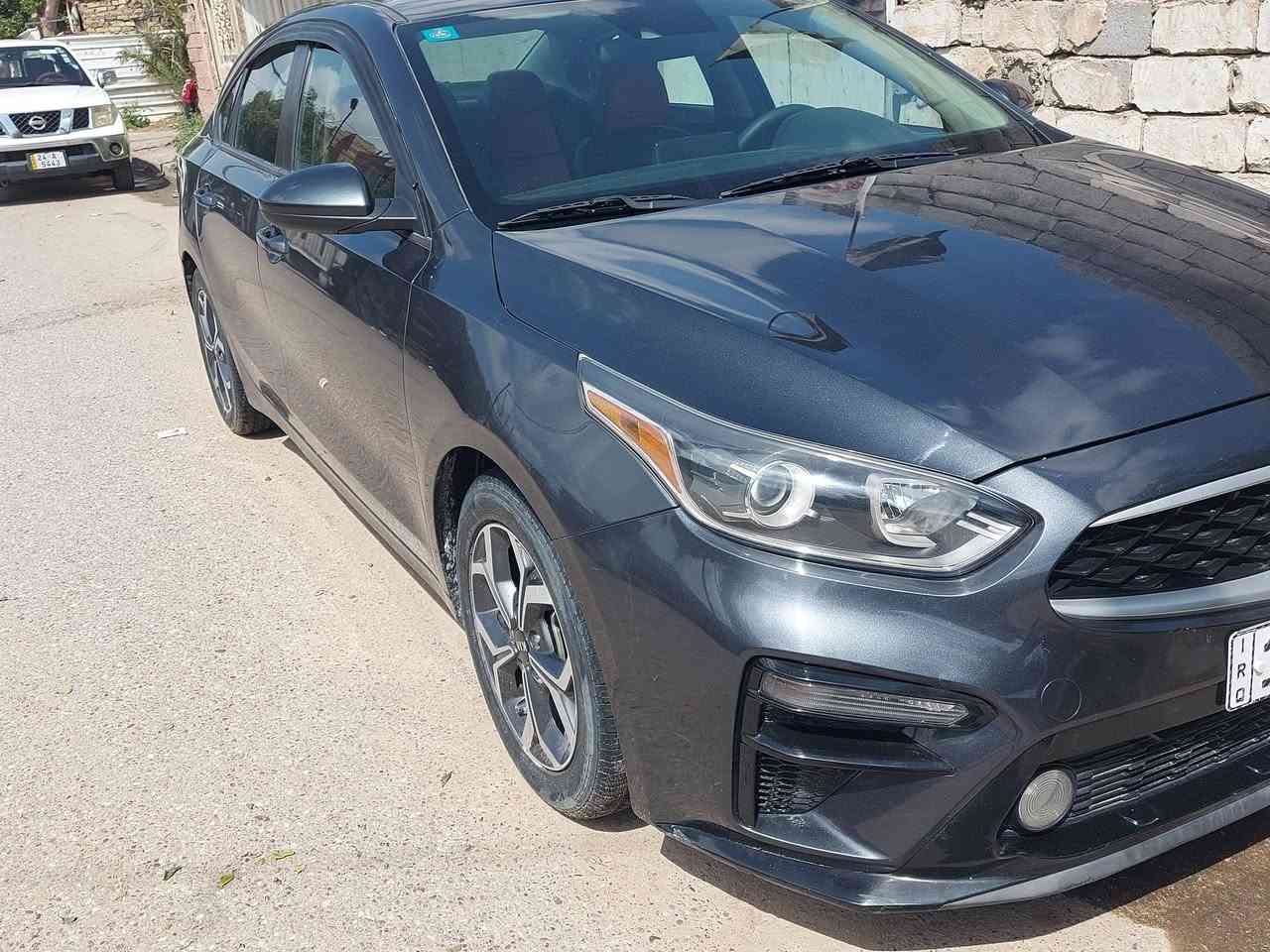 السلام عليكم للبيع كيا فورتي موديل 2019 رقم بغداد دولي بيها قطعه جاملغ خلفي صبغ بدون دواخل  ليبل واحد كلها كير ايتي مكينه 2000 دوش ما مفتوحة
تدفئه تبريد فول
 السعر 125 وبيها مجال
مكان بغداد رقم الهاتف ***********
