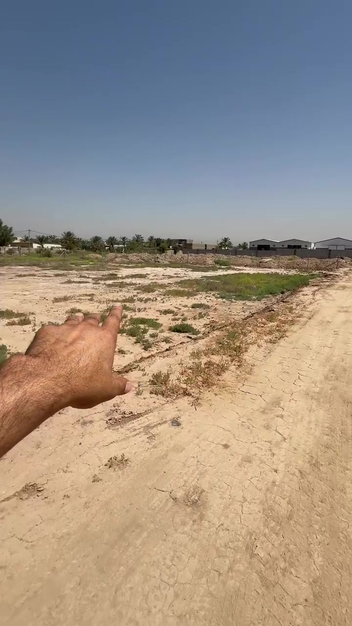 🙏دونم سند ٢٥ بعد تجاريات  مثل ما موضح بالتصوير للبيع 👍
🙏الوجه(٤٦م )  النزال  (٤٥م )  جنس العقار زراعي سند(٢٥) 
👍الخدمات المتوفره   على شارع الرئيسي مال مطار كهرباء وماء أساله 
🛣️ العنوان  واسط الصويره  طريق المطار  يبعد عن مركز المدينه ٣ كيلو تقريبا 🛣️
🙏السعر ١٢٥ مليون🙏
للأستفسار
 مازن 👈***********
ثامر 👈٣٣٦٩٨٦٩٦ ٠٧٧
أو زيارتنا الى المكتب العنوان واسط الصويره قرب جسر الصويره مقابل نزله المستوصف مكتب مازن الزبيدي للعقار🙋‍♂️
#مازن_الزبيدي
