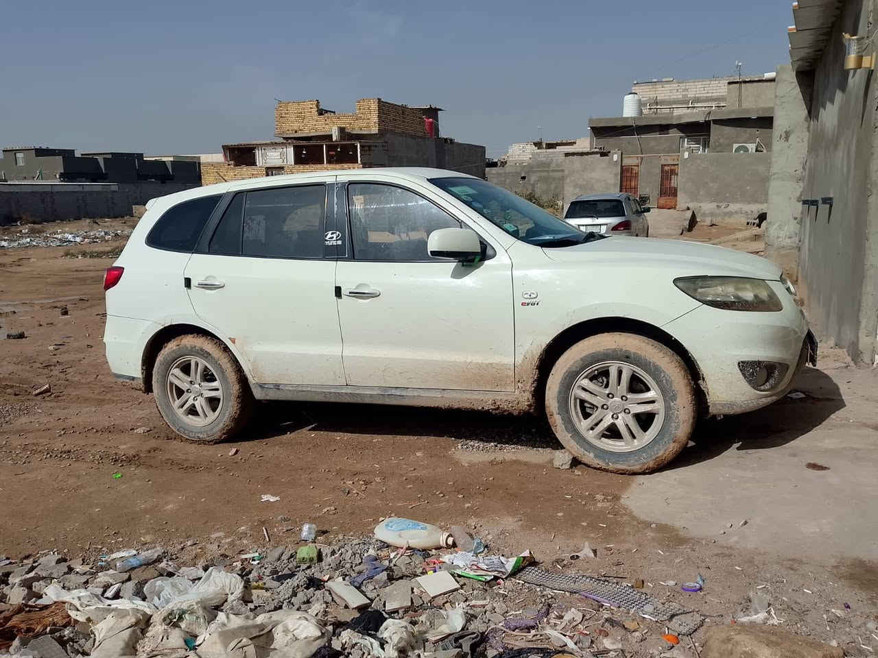 سلام عليكم
سياره ادوات 
2012
سياره جاهزه مابيه أي نقص 
تبريد   حداده  مكينه  كير 
تخم تاير جديد 
سياره فول مواصفات
تحكم ستيرن 

 البصره شط العرب 
السعر 
55ورقه 
مكلف بنشر رقم صاحب السياره 

***********
