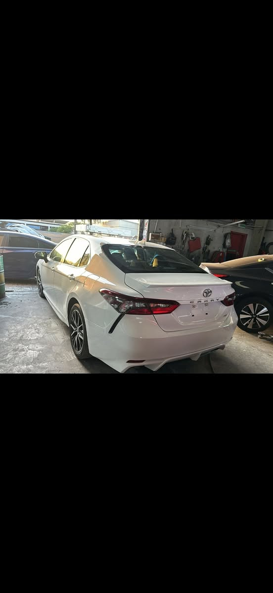 بسم لله الرحمن الرحيم..تيوتا كامري 2022 SE بيها قطعة وحدة ضربة خفيفة بدون دواخل بدون أرباك..الجاملغ الخلفي الأيمن ماشية 132 ألف حقيقي السيارة حلوة على وضع الشركة .مكان السيارة أربيل  ***********@@***********..ملاحظة أني مكلف بالنشر
