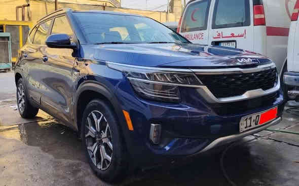 السلام عليكم 
    (للبيع اعتذر عن المراوس)
   (كيا سيليتوس موديل 23)  بأسمي .
وارد حادثها  باب السكن فقط وباقي السيارة بلادية وبرغي مامفتوح بيها   .
ايرباك دشبول وستيرن والباقي سليم
  فقط ايرباك بردة باب السكن متضرر 
موصفاته فول واحد ع واحد .
بصمة عدد 2 بلاديات
محرك 2000 دوش ماشيا شي قليل (25)الف           
بصمة تشغيل وتشغيل عن بعد.
فتحة سقف .
شاشة كبيرة تدعم كار بلي. 
ثلاث وضعيات قيادة .
فول تحكم استيرن. 
تبريد قطعتين بيانو .
رادارات امامي وخلفي وجانبي. 
كشنات جلد اسود
كشنات امامية تدفئة تبريد .
كشنات خلفية تدفئة .
لايتات وبلاجكتور لدات وليس عدسات المواصفات الفول
وبيه بعد هواي مواصفات. 
السعر ب( 182 )  ورقة . 
مكان السيارة بغداد الدورة 
للإستفسار الاتصال ع الرقم  *********** بغداد
