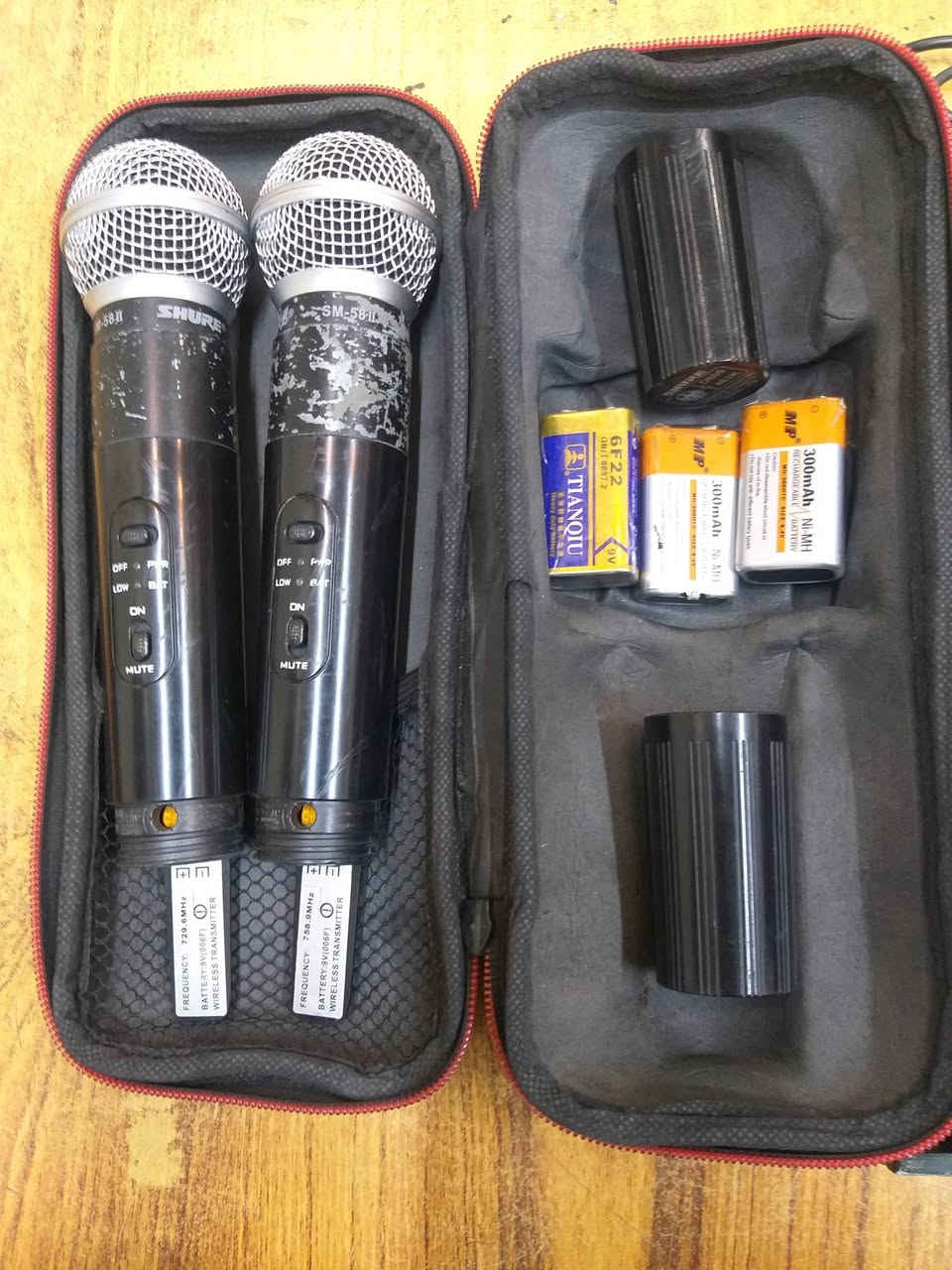 مايكات شور واير ليس نوعيه قديمه اصليه مع كامل ملحقات السعر 100 الف بغداد الشعب اتصال ***********
