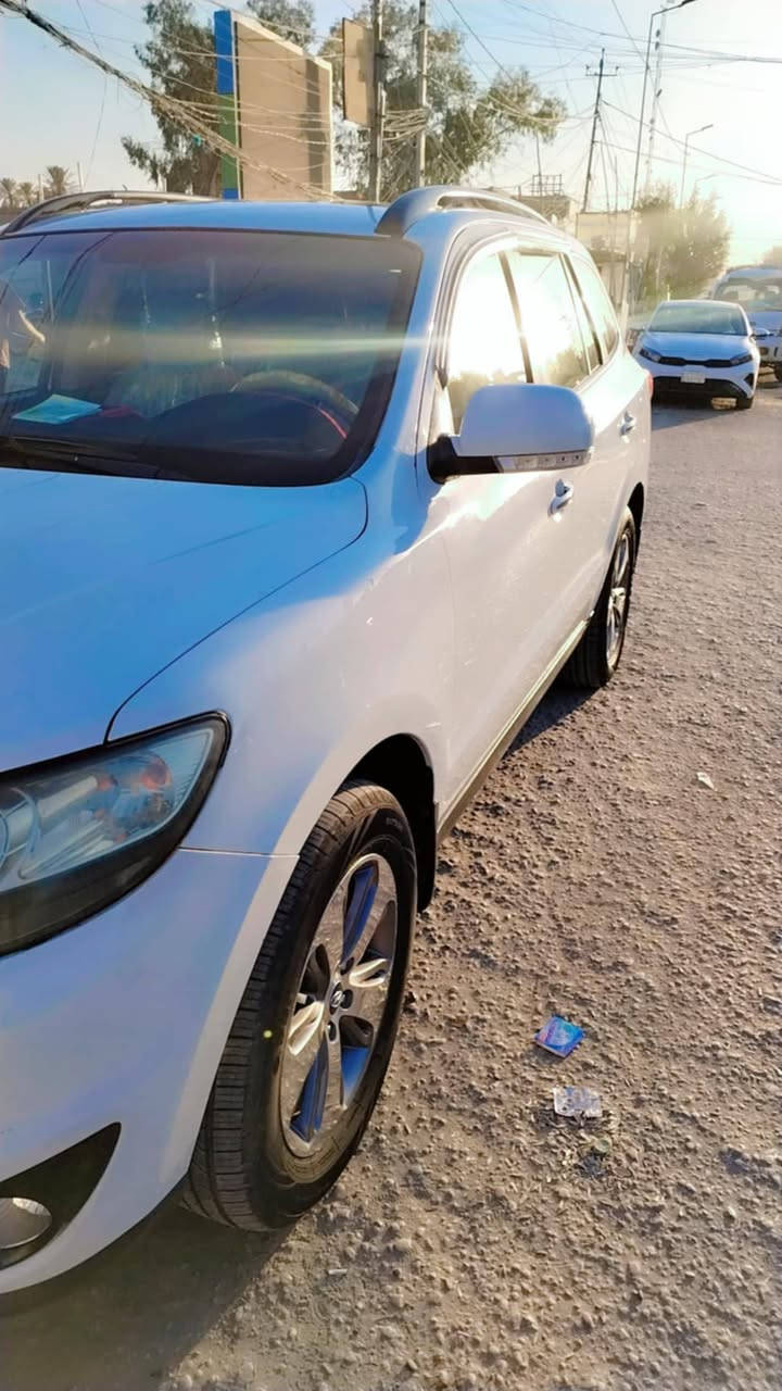 السلام عليكم
سنتافيه 12خليجي مكفوله
المواصفات فول مواصفات 7راكب 6سلندر 
السعر 175وبيه مجال للشراي بسمي 
العنوان بابل قضاء الكفل 
رقم الهاتف ***********
