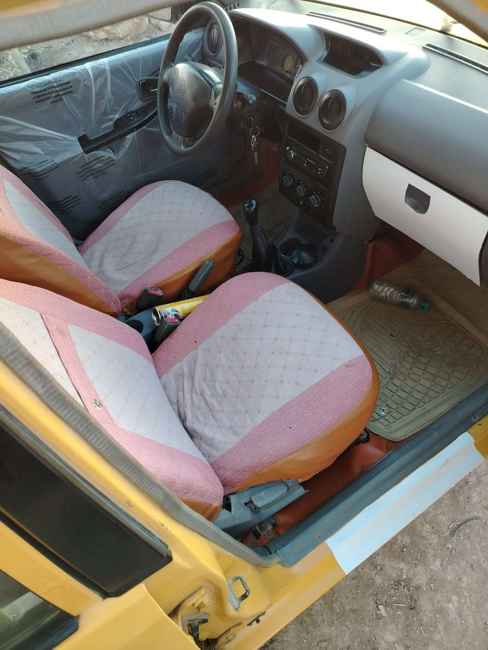 السلام عليكم ساييا مديل ٢٠١٣ بيها صبغ جاملغ امامي فقط سياره جاهزه محرك كير سعر ٢٨ وبيها مجال الاستفسار ***********
