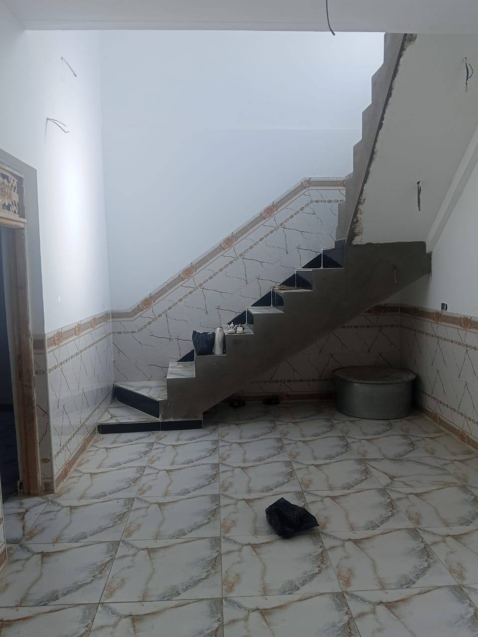 يالله بيت مساحه 200 متر حي ابو سكينه فرع المدارس الصينيات مشمول بالطابو بنيان جديد سيراميك ارضيه بورسلين مجاري قريب على الشارع فرع سبيس ومجاري
السعر اتصل ع ***********مكلف بالنشر@أبو مصطفى العگيد
