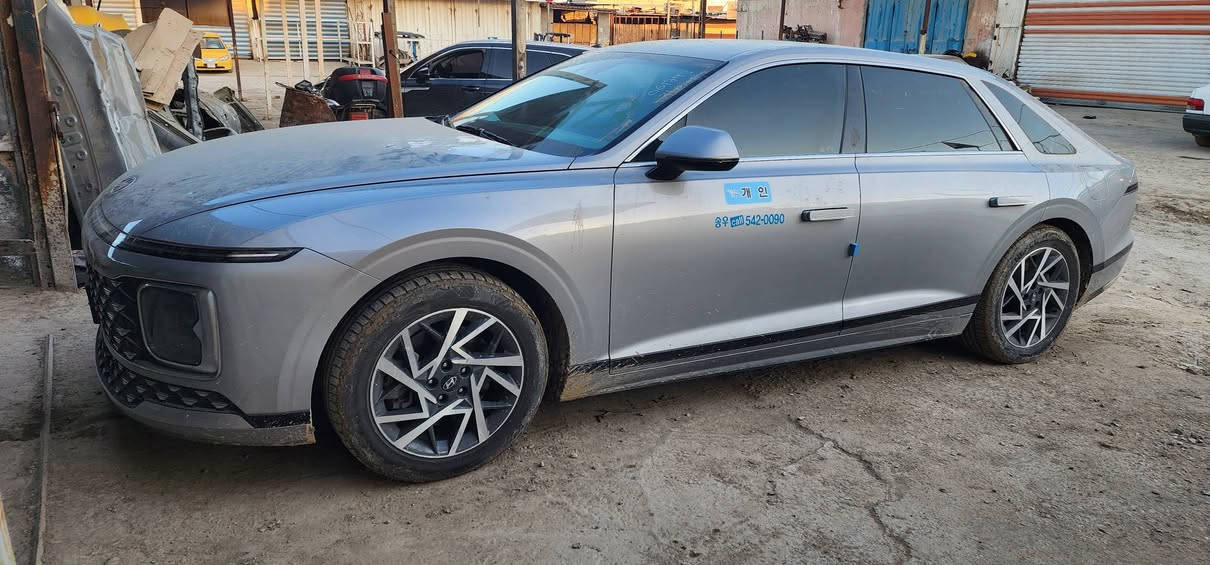 من رخصة الادمن ازيرا كفالة دخول قبل يومين ٦ سلندر السعر ٢٢٧ بدون عملة للاتصال ***********
