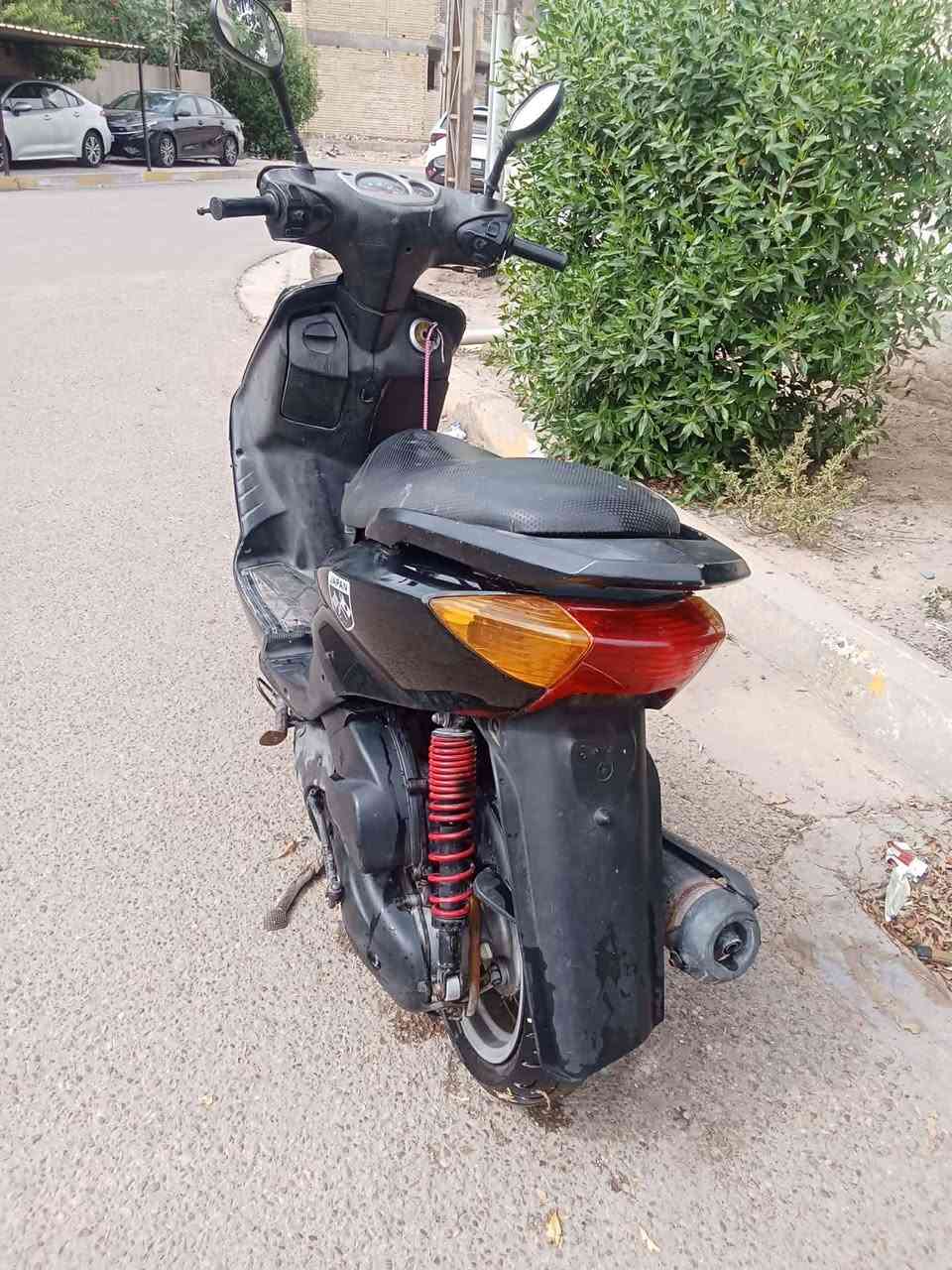 سكنس حلوه بيها نواقص باتري السعر 300 وبيها مجال عنوان الكمالية ***********
