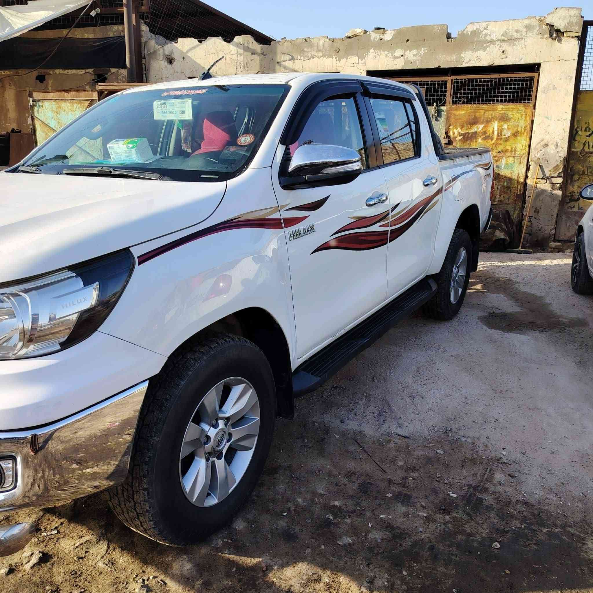 السلام عليكم ورحمة الله وبركاتة للبيع 2017 سياره بيه ملاحضات بصيطه المكان الدوانيه الحمزه الشرقي للستفسار تصال ***********
