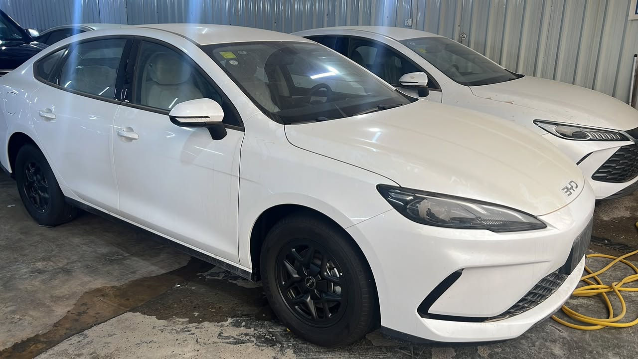 السلام عليكم
متوفر byd زيرو العنوان بغداد الحبيبيه معرض البركه مقابل ملعب المدينه الدولي 

مرقم بغداد متوفر قسط مقدمه ١٠ مليون بغداد فقط 

للاستفسار اتصال 

***********

