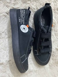 حذاء • ماركة يخبل • مقاس ٤٤