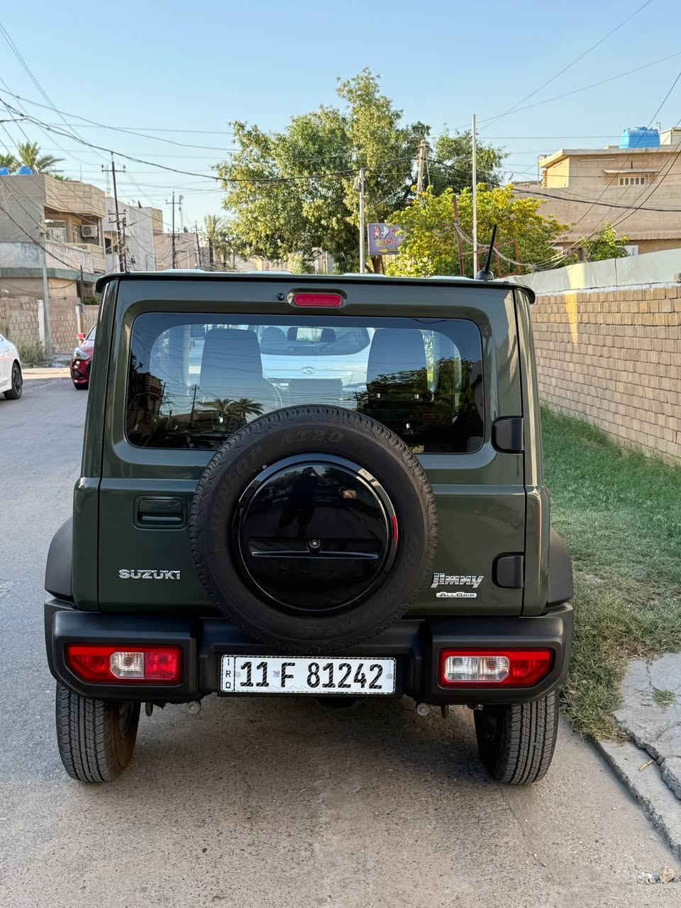 سازوكي جيمني 2025
ماشيه 10000 كيلو
رقم بغداد الدولي 
فور ويل 
لو كير
موصفات العاديه مالتها
حلوه السياره لون مميز
محرك 1500 تنفس طبيعي
بدون صبغ
بيها فقط طخه خفيفه بدايه جاملغ الامامي
مكاني زيونه او سبع ابكار
السعر 22 مليون وبيها شي بسيط
*********** بغداد, العراق

