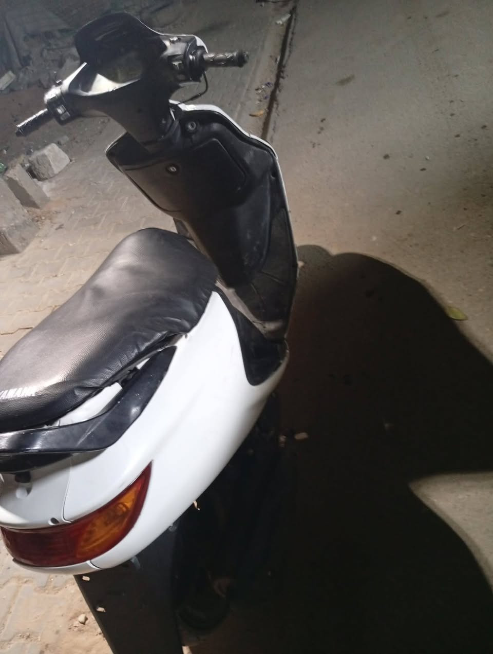 السلام عليكم دراجه فراشة فحل للبيع الدراجه حلوه شوفت عينك كلجات نضيفه كفرات نضيفات الدراجه حلوه بس مبدل ولفات بوشه وبستم البلاد تايرات جدد اكلوبات كله شغاله السعر 400وبيه مجال قليل مكاني ديوانية حي المين ***********
