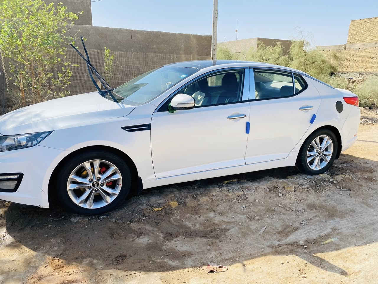 السلام عليكم اوبتما موديل ٢٠١١ خليجي
مكينه الفين دوش السياره فول ما عدا البصمه 
بيه ٣ قطع صبغ فقط اثر شخوط بدون قطره معجون
 السياره مشروع وطني و بأسمي ثاني يوم احولك رقم مميز...  ***********

السعر خاص
