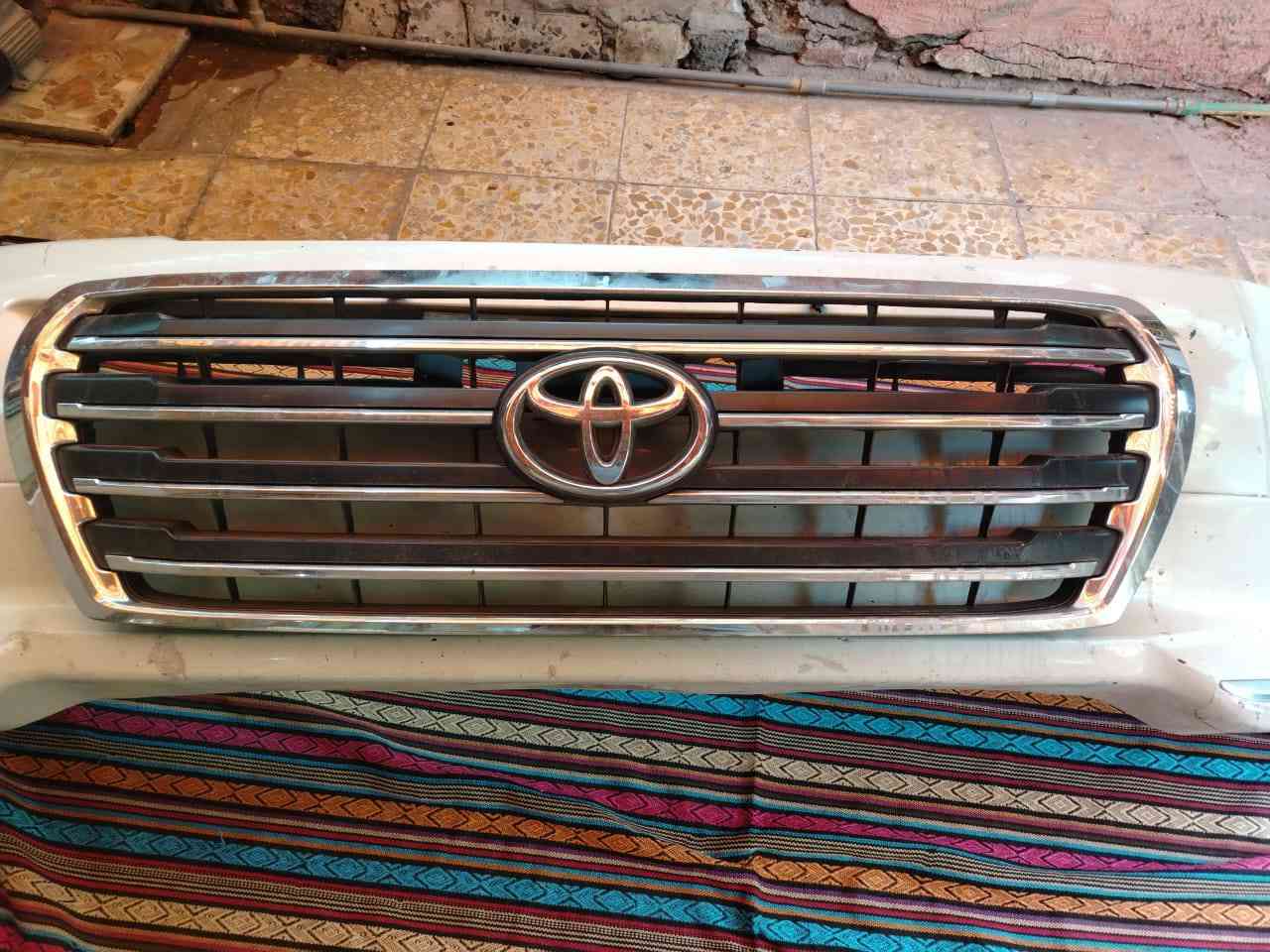 السلام عليكم ورحمة الله وبركاته.
بجم كامل دعامية ولحيه ومازدات وشباك لاندكروزر 2014
للبيع السعر 400 
*********** ابو محمد العبادي. 
متوفر واتساب
