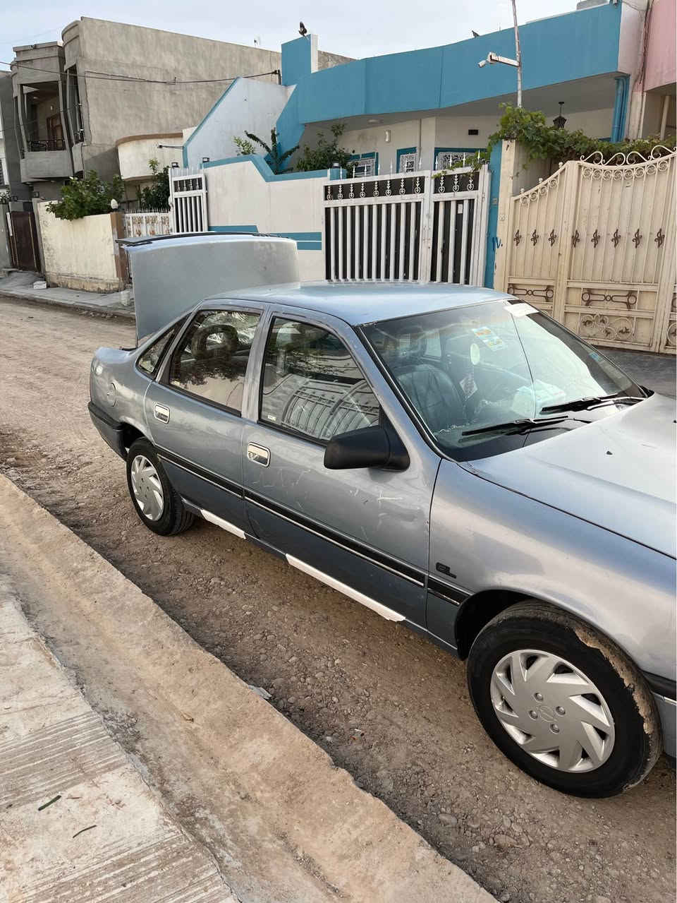 ئؤپل فكترا موديل 1991محرك 20گيرو محرك شرط صدرامامي  خلفي جديد كهربايات كامل شغال اربع تايرات و وياله جديد  سياره بدون ضرر فقت   سنويه منتهي شرط تحويل بيها كوبون بنزين ؛سعر(٣٧)بيها مجال بسيت 
***********مكاني كركووك كركوك, العراق
