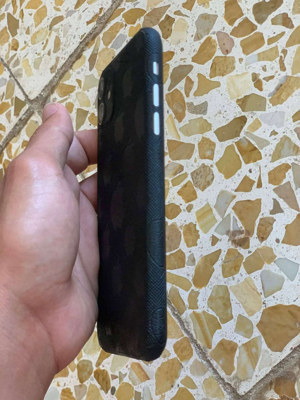 ‏تم إعاده المنشور بسبب الوعود الكاذبه
السلام عليكم 
للبيع آيفون 11عادي لون أبيض 
ذاكره 128 
بطاريه 75 
الجهاز مبدل شاشه نوعيه ممتازه 
اكو فطر بلضهر ومغلف تغليف 180 درجه 
الجهاز كلشي شغال  
السعر 170 بي مجال 
مكان تكريت
الاتصال***********
