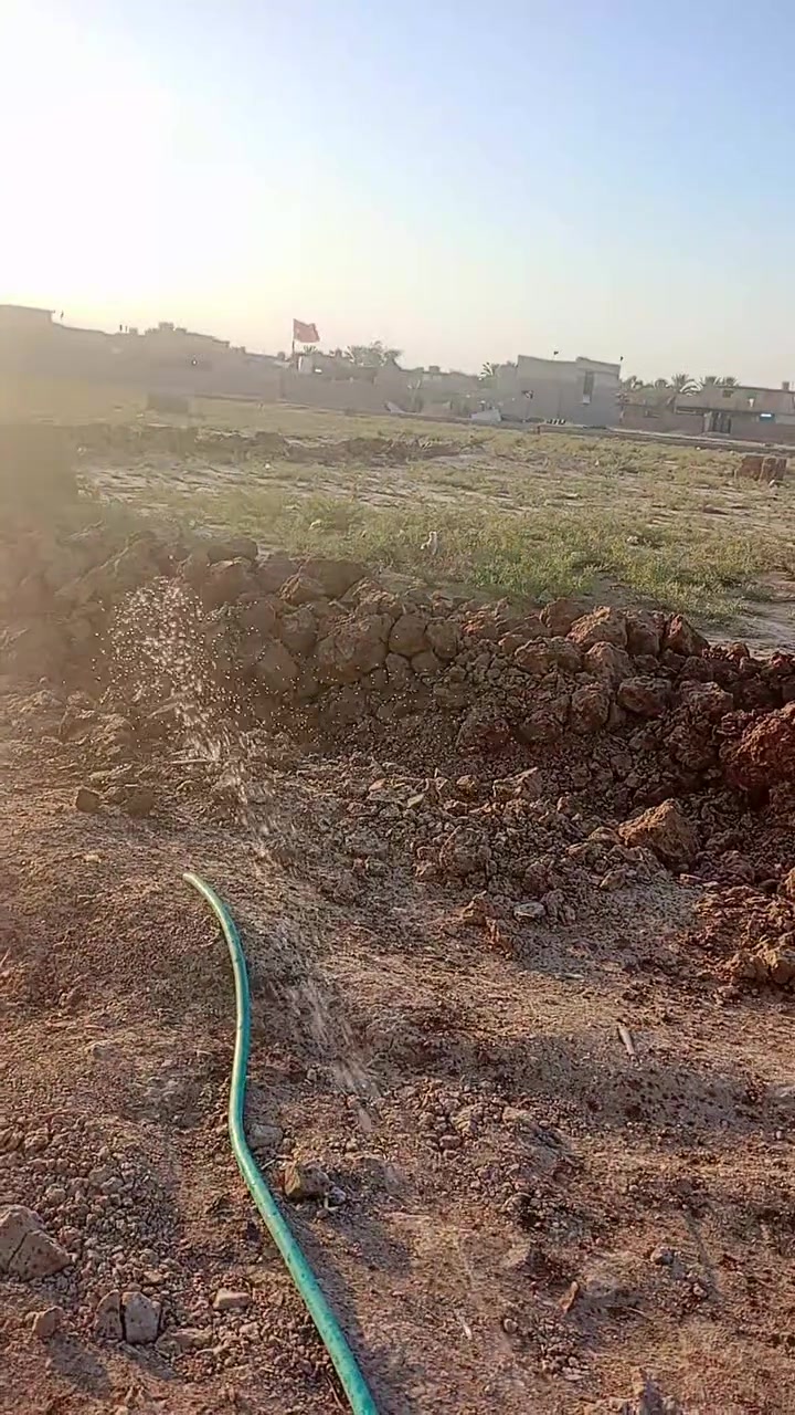 قطعة ارظ للبيع 100 متر موقعها الولدايه حي الجوادين متوفر ماء كهرباء سحب نت سند 25 وكاله عندي بيها من صاحبها الشرعي السعر 12 مليون وبيها مجال ***********
