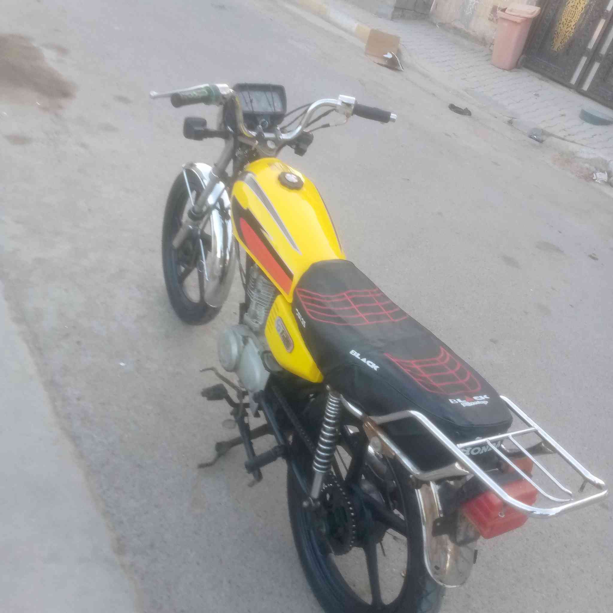 سيفان 4 كير موديل 21 
مكينة نظيفة ناعمه شلعه معدل 
كهربائيات كلها شغاله 
بغداد الحسينيه ***********
375
