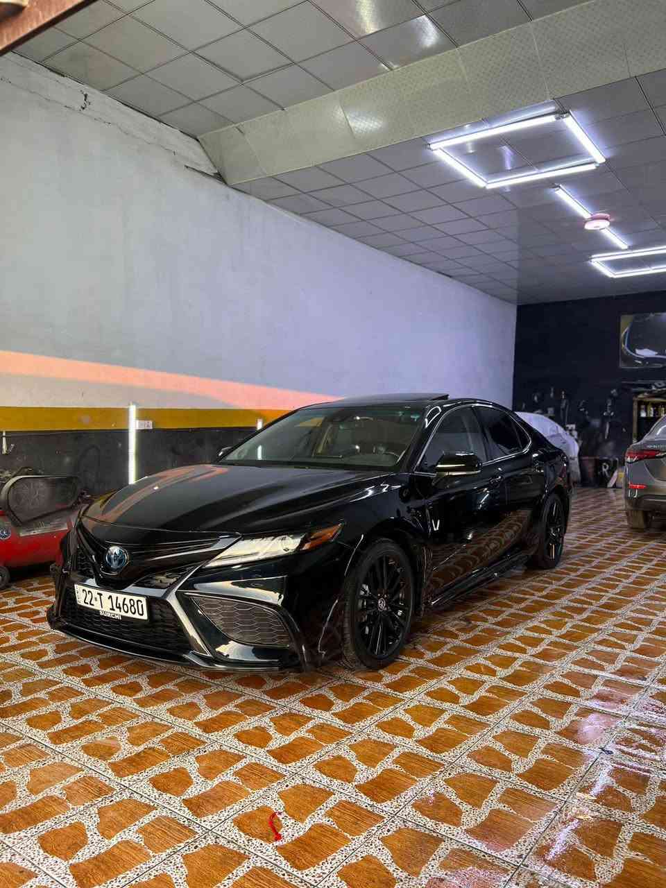 الرقمين بيهن واتساب 
***********–***********
للبيع تويوتا كامري موديل 2023 هايبريد 
 فول مواصفات  بصمه و سلايت فول 
سعر البيع 190 ورقه و بيهه مجال 
بيهه جاملغ امامي و جاملغ خلفي و نص صندوق صبغ بدون دواخل  مكان السياره دهوك عقره أربيل, العراق
