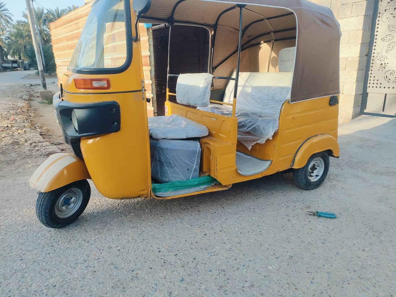 تكتك للبيع موديل 10/12/2019تكتك جاهزه اوراق وكيلها شاكر محرك مجفت تجفيت شركه وكشره طخات بسيطه سعرها 4/700بيها مجال لشراي رقمي بي واتساب ***********
