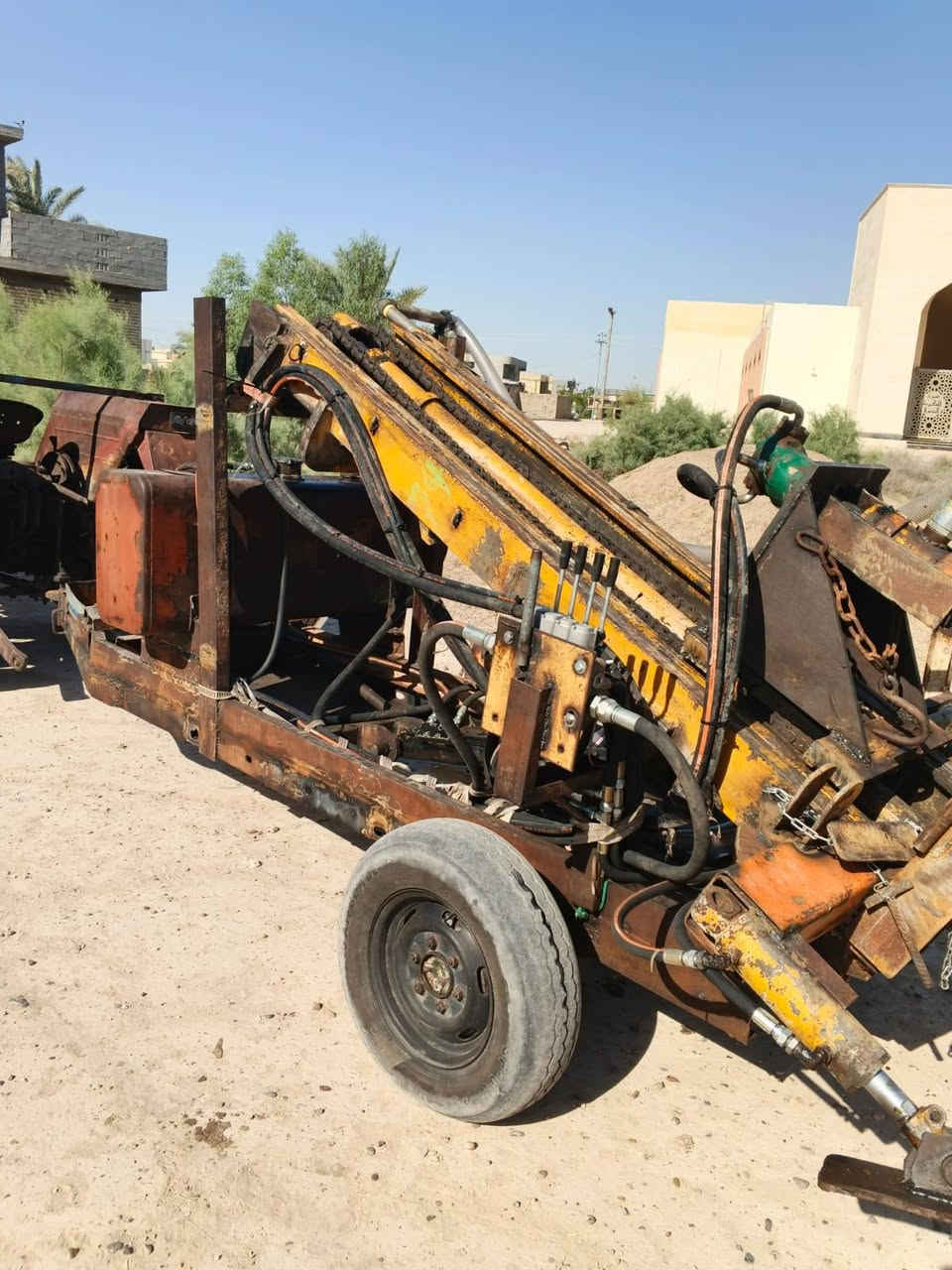 للبيع جهاز حفر ابار جاهز للعمل مع الملحقات  ***********

