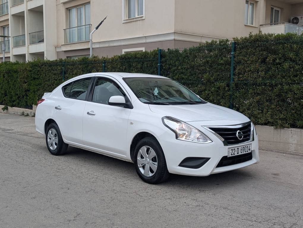 نیسان صنی مۆدیل 2020
زۆر خاوینە
سەنەوی نویە
هیچ مەسرەفی نیە
پێشی تازە توند کراوە
ماوەی رۆشتن 170 هەزار
یەک چاملغی پشتەوە سبوغە
چەمپی پشتەوە هەیە
لەکەل دوو تعدیلی بچوک
هیچی تری نیە
شوین هەولێر
***********
*********** أربيل, العراق
