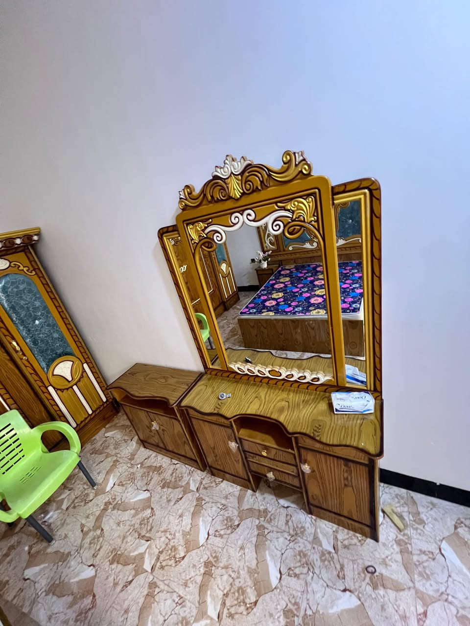 السلام عليكم غرفه جديد للبيع ما مستخدمه مشدوده  فقط  صار 20 يوم  مشتريه  بسعر مناسب  للاستفسار ***********
