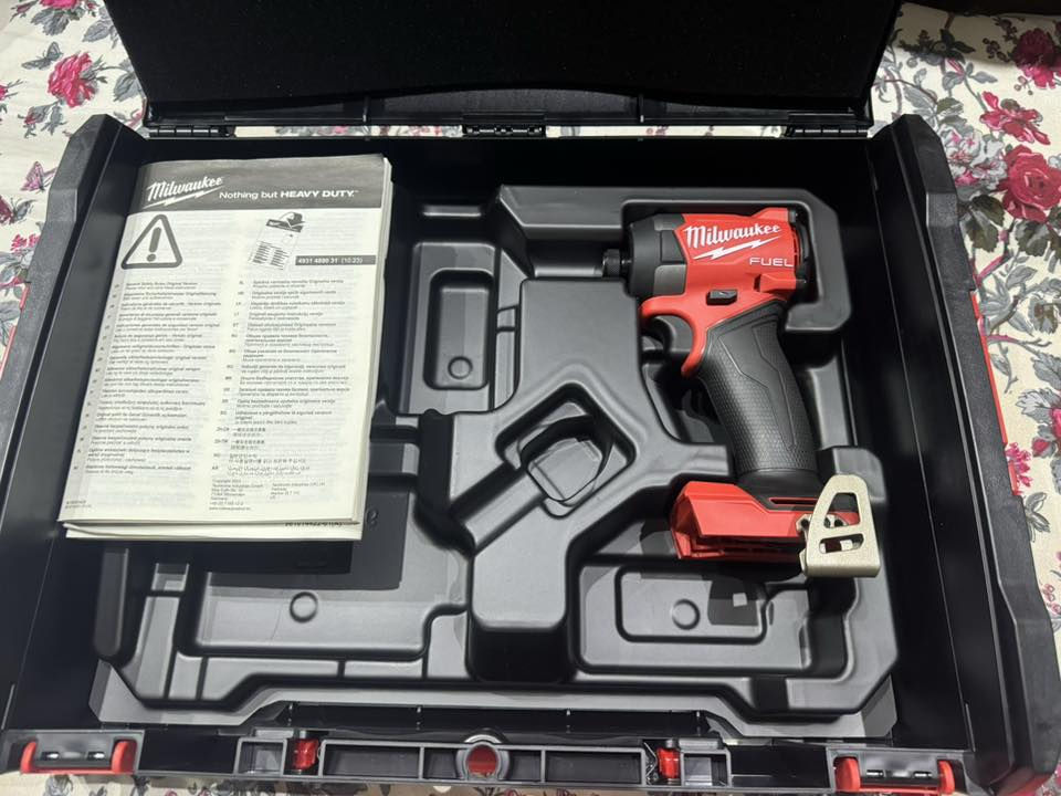 امريكي الاصلي جديد ابد ممستخدم بدون شاحنه قفل 220 الف
***********
