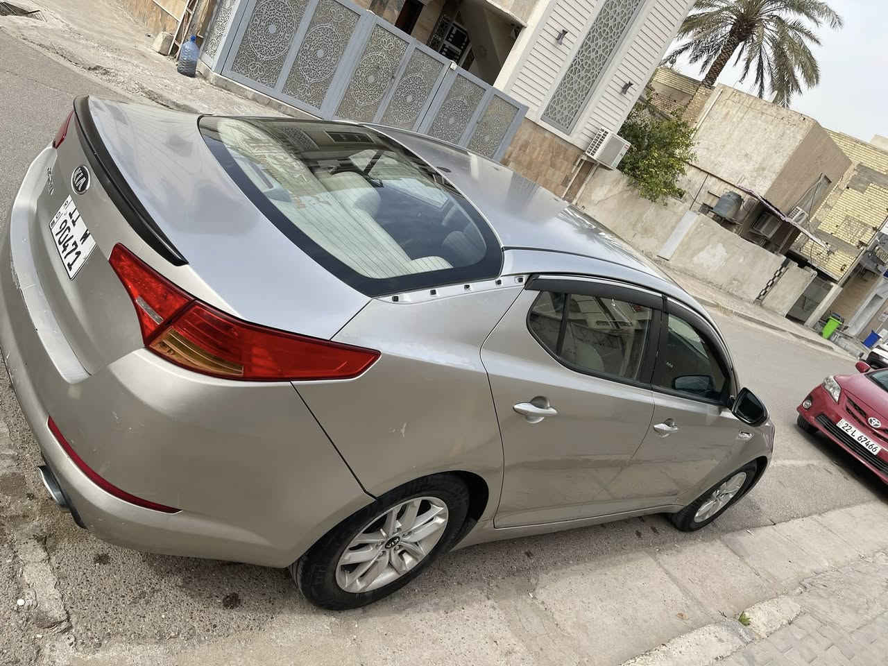 السلام عليكم للبيع أوبتما 2013خليجي محرك 2000 دوش سياره حلوه وناعمه وترايك وين ميعجبك يحتاجلها صبغ احزام كل ضربه مابيه قماره وتكم بلاديات بدون جراد شاشه ايباد تبريد شغال رقم بغداد بسمي مكاني بغداد السعر 105 وبيه مجال قليل ***********
