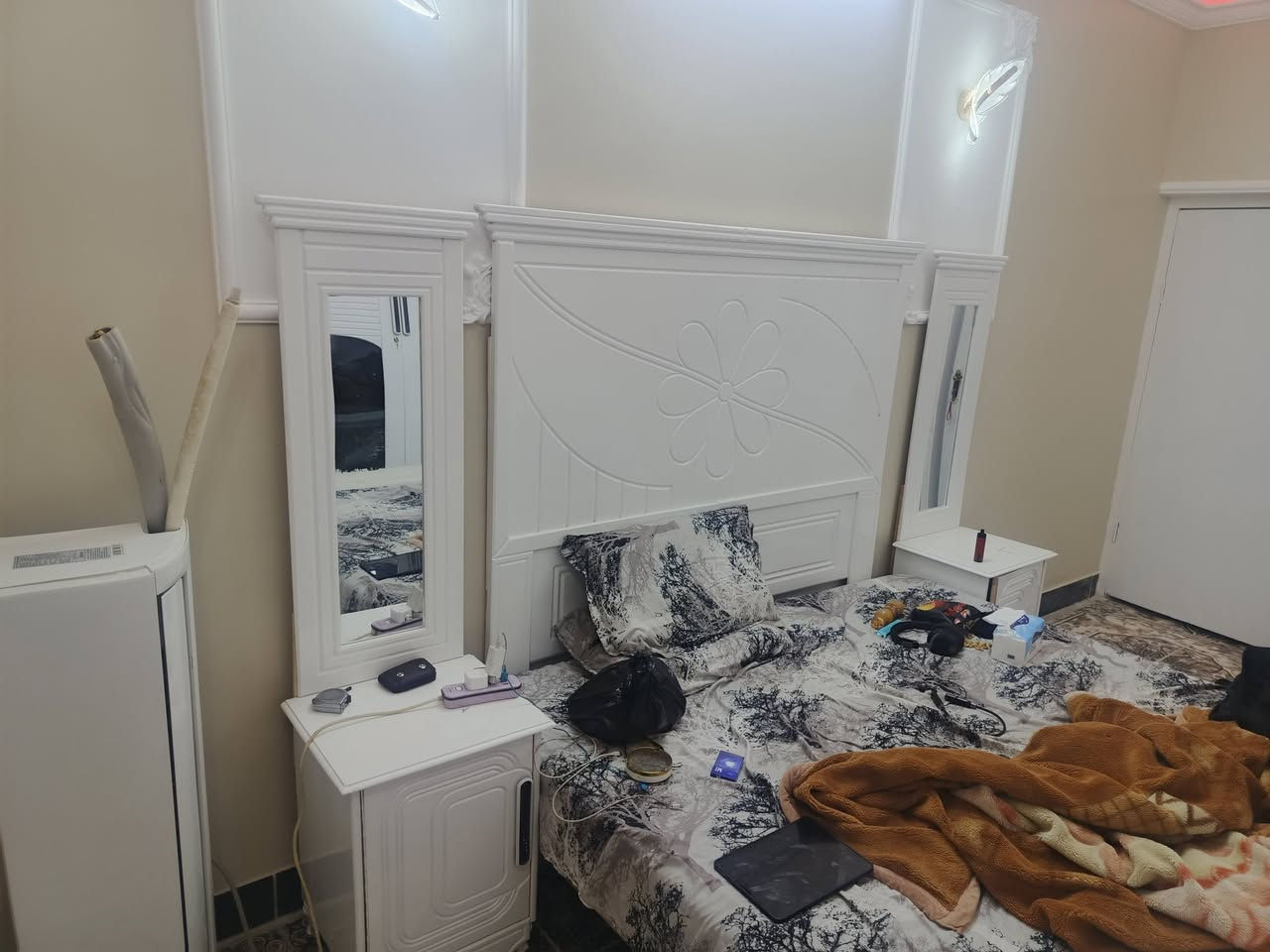 اخشاب عراقي جديده ممستخدمه البارحه نصبتها اعتازيت وريد ابيع 9 قطع مكاني بغداد سعر مليون و 100 للتواصل ***********
