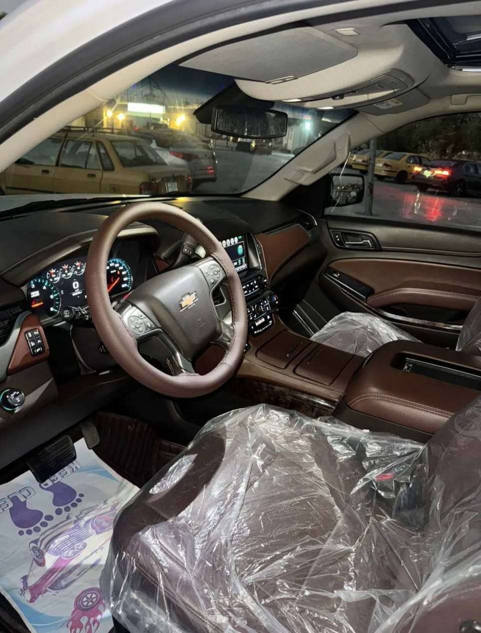 تاهو خليجي مكفولة موديل 2018  برايمر سيارة جديدة على وضع الشركة 
ماشية 106 الف كيلو متر . رقم سليمانية .مكان السيارة البصرة والسيارة بااسمي تحويل ثاني يوم 
مواصفات 
فتحة سلايت رف 
رادار أمامي + جانبي 
دواخل جلد قرميدي المفضل 
-كشنات تدفئة وتبريد
-اشارات ترحيب بالابواب
-بصمة تشغيل والأبواب 
-كانرة خلفية دواره 
-تحكم بدواسة البريك كهربائيا من الداخل+ تحكم باأنارة الداخل 
-اشارات جانبية بالمراية +صندوق كهرباء + كروس سرعة +اشترت كهرباء 
-تدفئة استيرن
-  5   بصمات 
-داتة شو
-فور ويل + ويل 22 الشكل المرغوب 
-حساسات أمامية + خلفية 
- تثبيت سرعة + تشغيل عن بعد 
-ثلاجة + مراية شفط 
-كشن السائق رجاج عنده الخروج عن المسار 
- كراسي الخلفية كهرباء
مواصفات البرايمر معروفة 
مكان السياره البصرة 
السعر  398
رقم التلفون ***********
