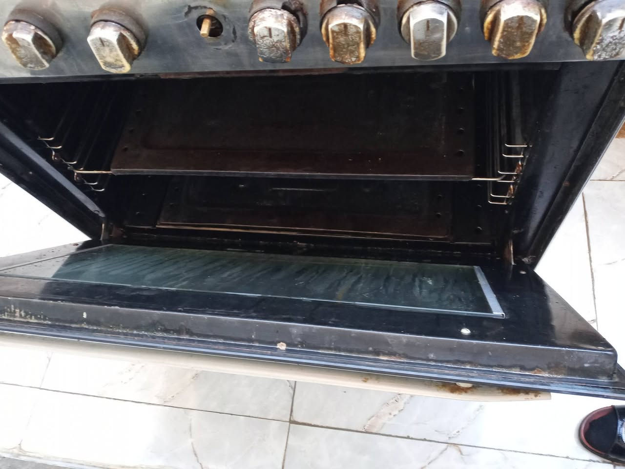 طباخ للبيع ***********
