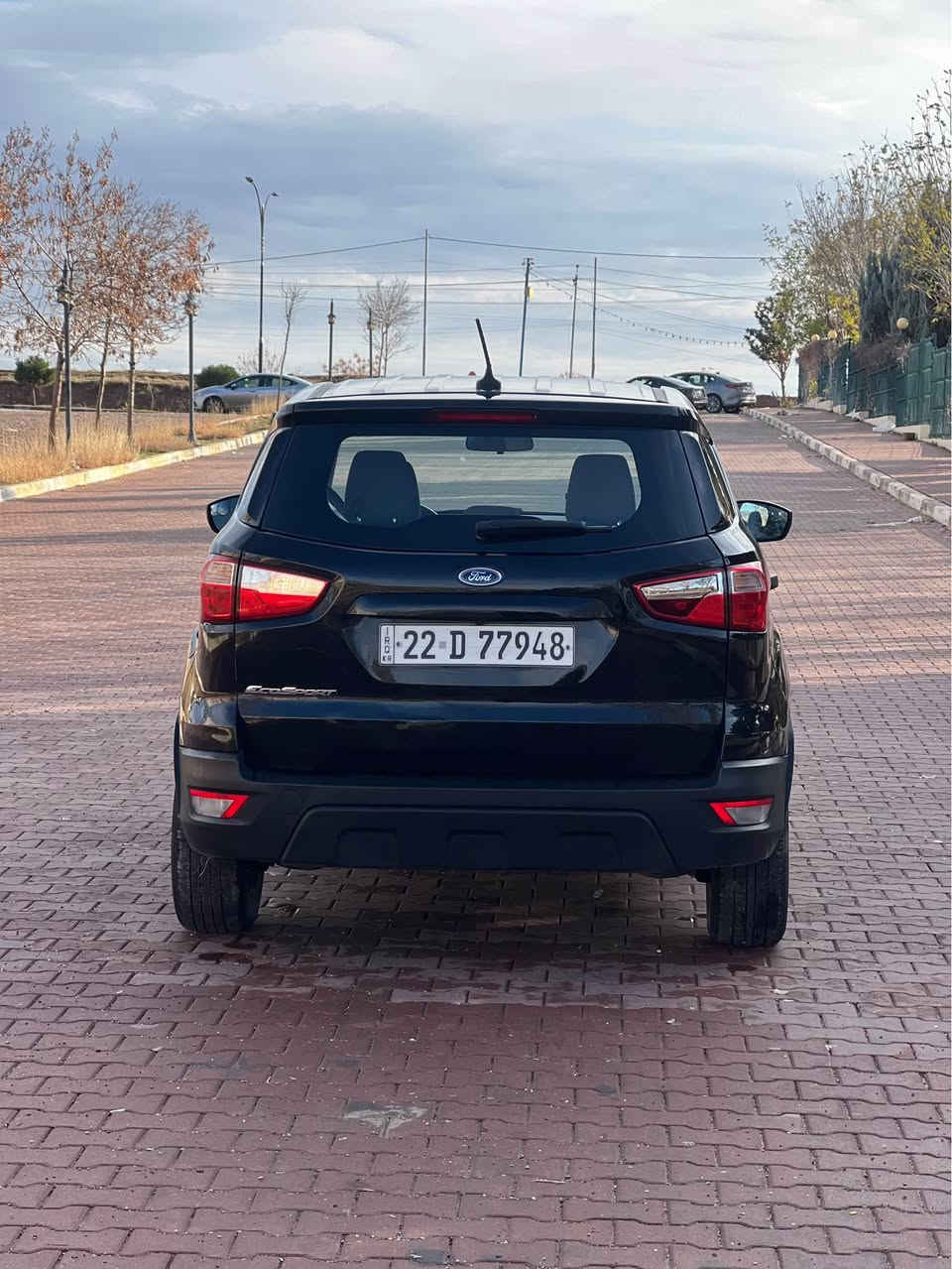 احترامي للآدمن ارجو الموافقه  
الرقمين بيهن واتساب 
***********–***********
فورت ايكو سبورت  موديل 2021 كلش كلش نظيفه 
سعر البيع 105 ورقه 
بيهه فقط جاملغ خلفي جهت السايق صبغ بدون دواخل 
محرك 3 سلندر المرغوب   ماشيه 35 الف كيلومتر 
 دينار مسرف مابيهه 
رقمها اربيل حديد دولي و تحويل بشرط 
مكان السياره دهوك قضاء عقره أربيل, العراق
