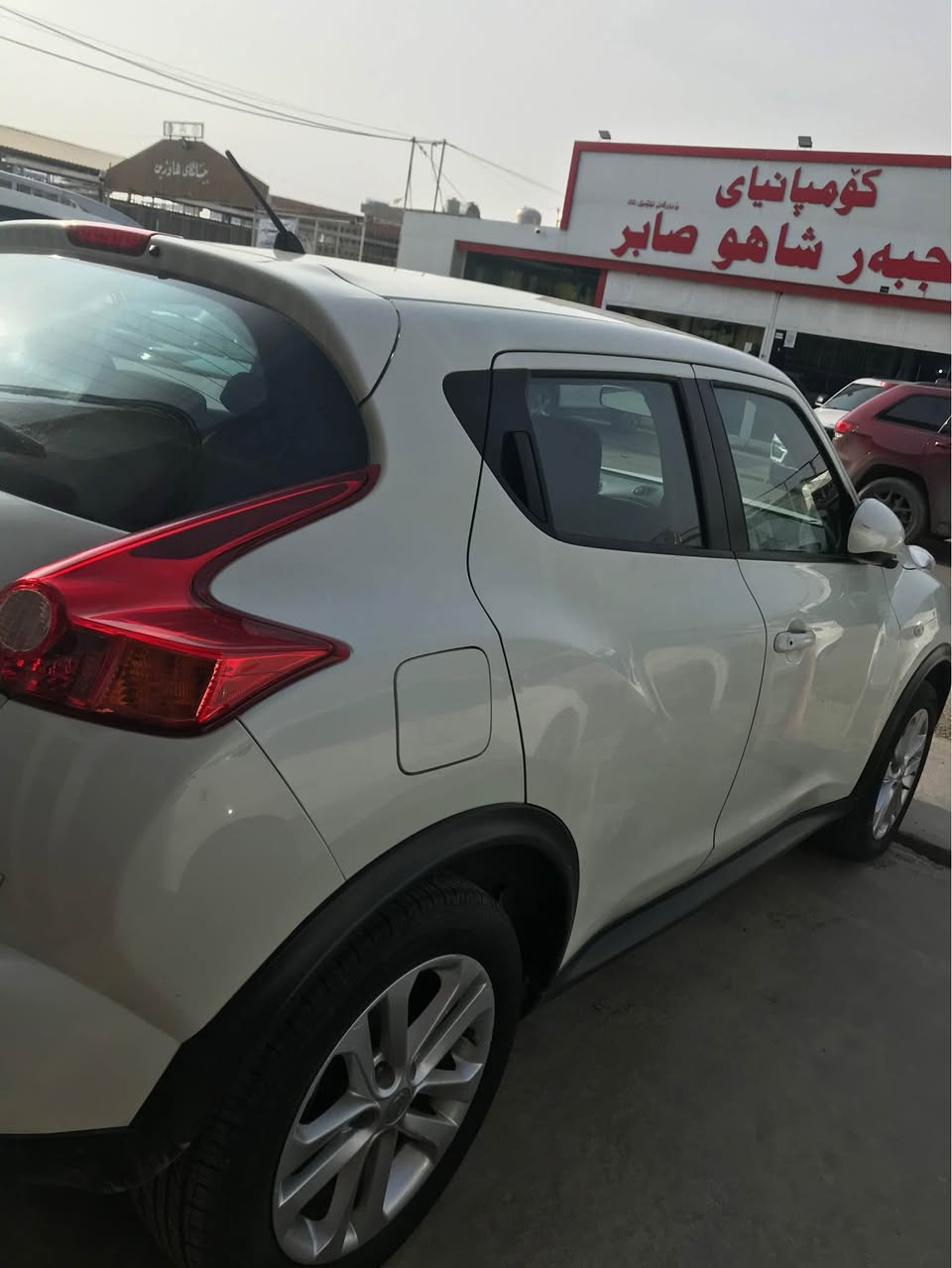 نيسان جوكى مؤديل 2012يه پارچه ى سبوخه سئ جيكاى ته حديله سه ياره كى زؤرجوانوخاوينه 76هه زاررؤيشتيه  به سمه يه ئاوينه كاره بايه به س سلايت نيه ره قه موسه نه وى نويبه سعر104كه ميك مه جال موبايل *********** أربيل, العراق
