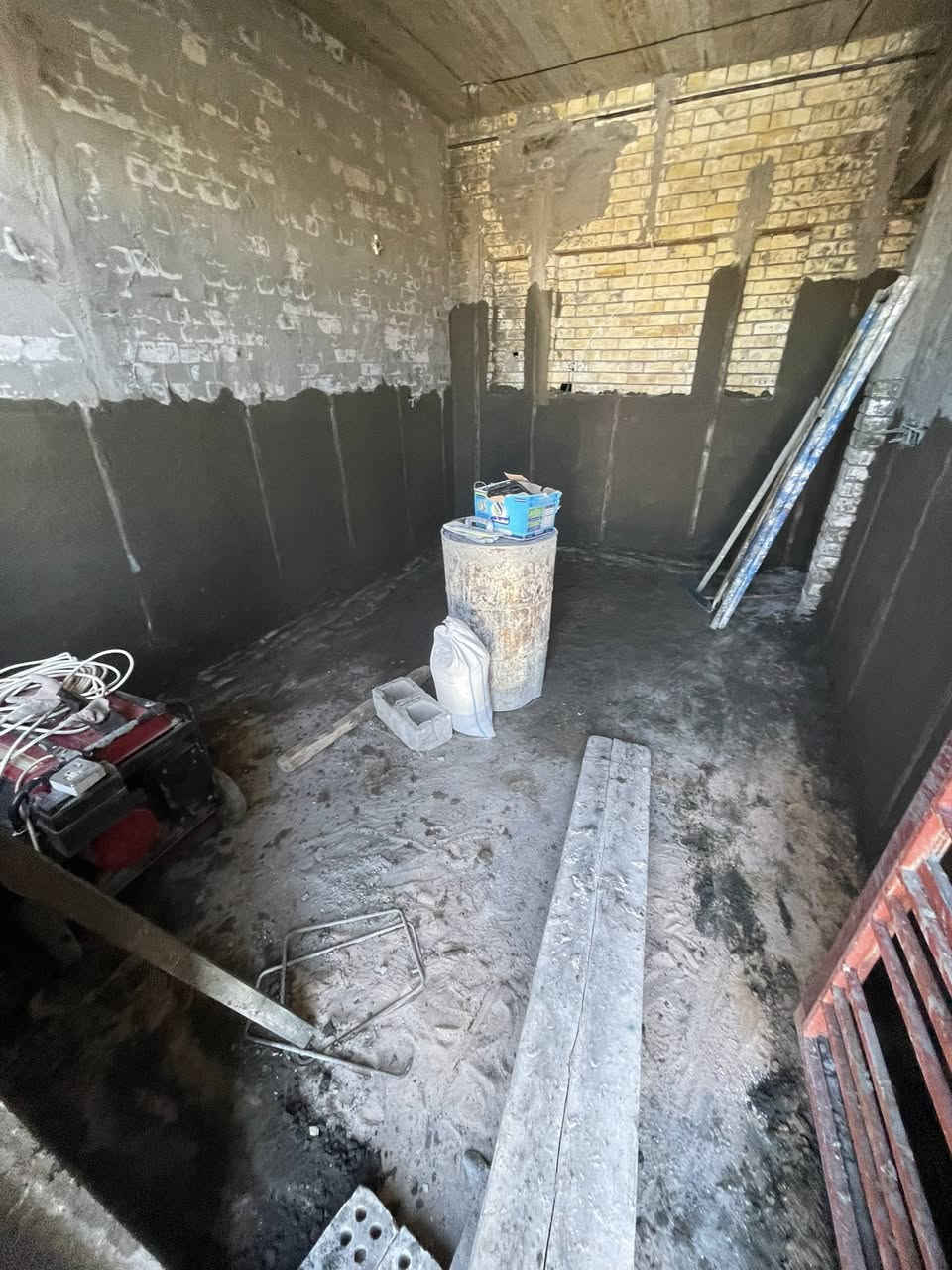 السلام عليكم. شباب. اني خلفه لبخ جص مساطر. ولبخ سمنت  ناعم خشن نثر شغل درجه اولى. ان شاءالله يعجبكم  نشتغل مگطوعه وع متر. الاتصال. اوًمراسله الخاص وجزاكم الله خير الجزاء.  ***********
