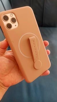 ايفون ١١ برو ماكس • ذاكره ٦٤ • بطاريه ٧٤