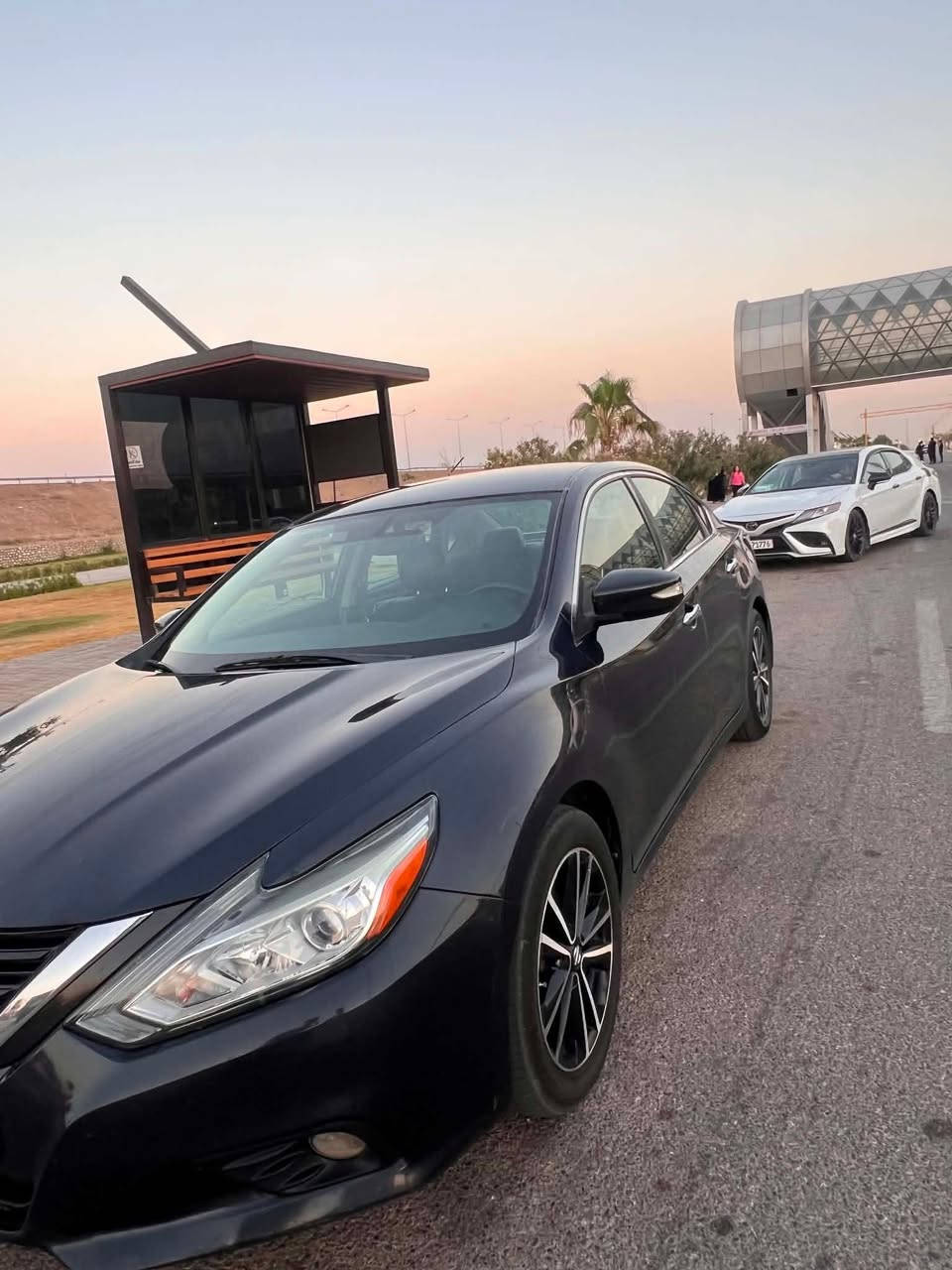 فول مواصفات عدا الفتحه مواصفات SL
بصمه 
تشغيل عن بعد 
كشانه جلد 
تدفئه بل كشانه 
كشنات كهرباء
رادار امامي و جانبي
مثبت سرعه كروز
كامره شاشه
تدفئه بل ستيرن
مانع انزلاق 
اشاير بل مري
حادثها قبق الجنطه راحع بارد
وبالعراق جاملغ يمنه ويسره شبر صبغ فقط
السعر ١١٠ و بيها مجال
للتواصل ***********
