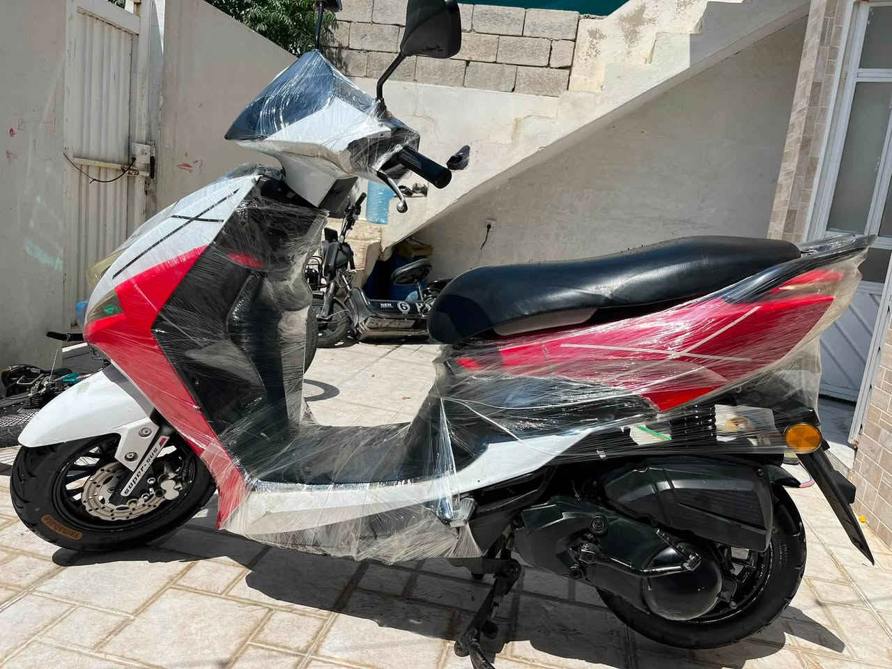 سلام عليكم دراجه ماكس للبيع كلشي يشتغل جديده -مكان سليمانيه _*********** تواصل واتس+سعر 450و بي مجال
