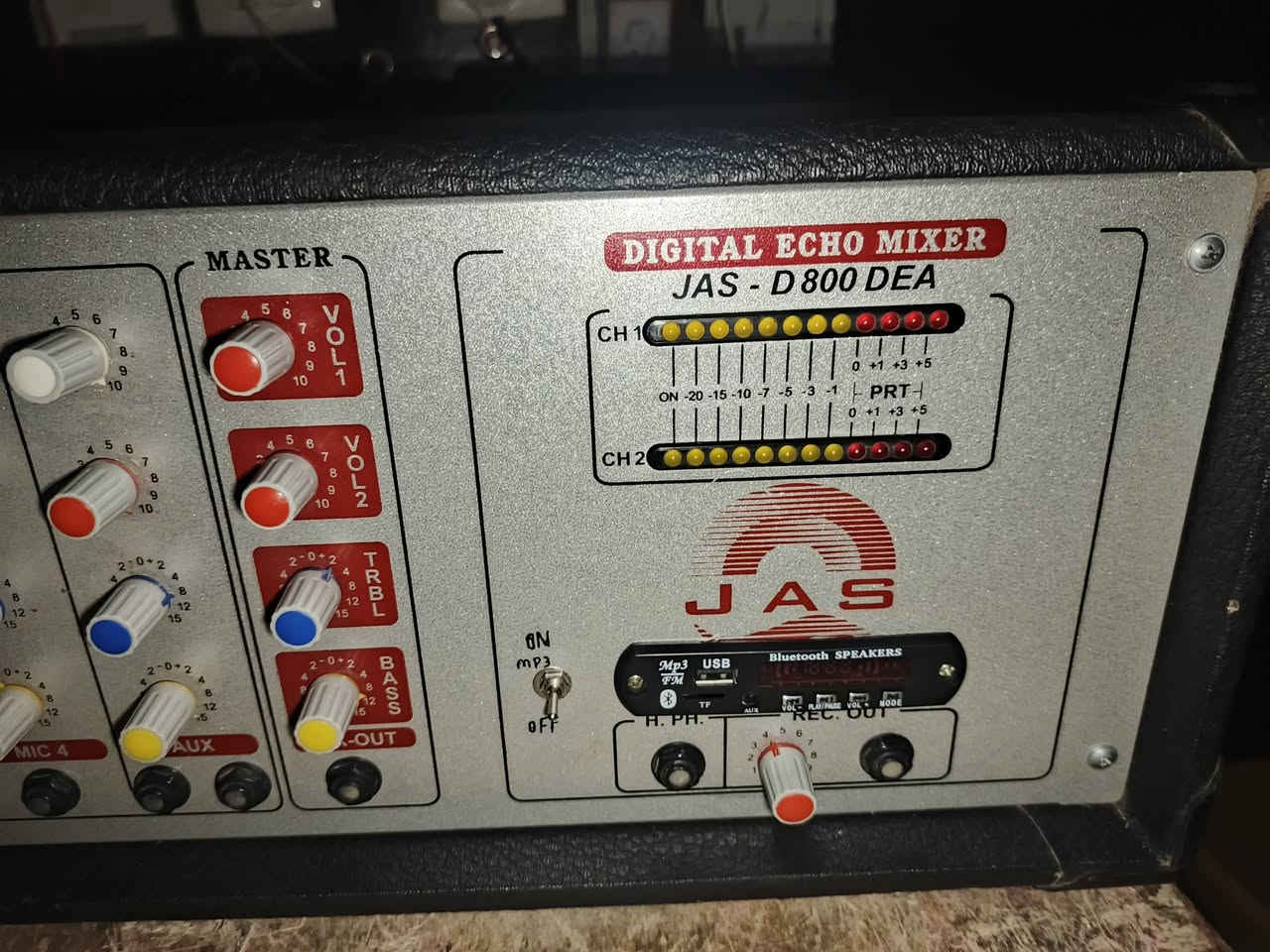 مكسر صوت صنع إيراني  خطين ٨٠٠ واط للبيع نظيف جدا للبيع ***********
