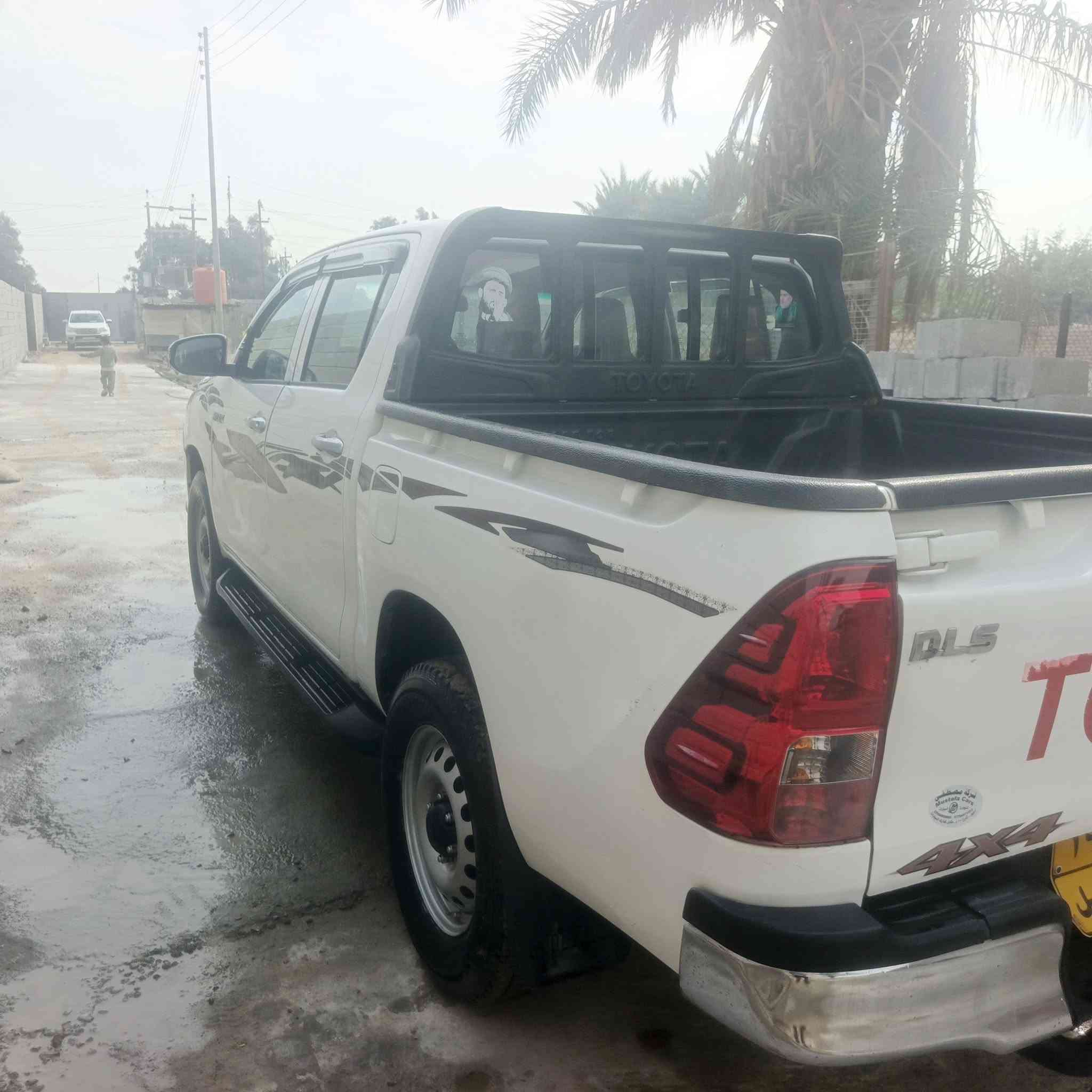 بيكم هايلوكس مديل 2019 سلوكي سيارة مكفوله كفالة عامه كير و مكينه كفايه عامه السعر 210$ وبيها مجال  
*********** غير متواجد عله الفيس بوك السنويه منتهيه
