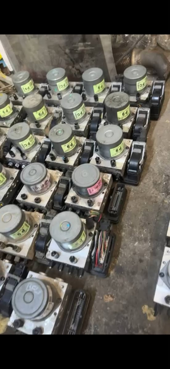 السلام عليكم ورحمة الله وبركاته متوفر ABS جمله فقط العنوان أربيل توصيل كل المحافظات الاستفسار وات ساب ***********
