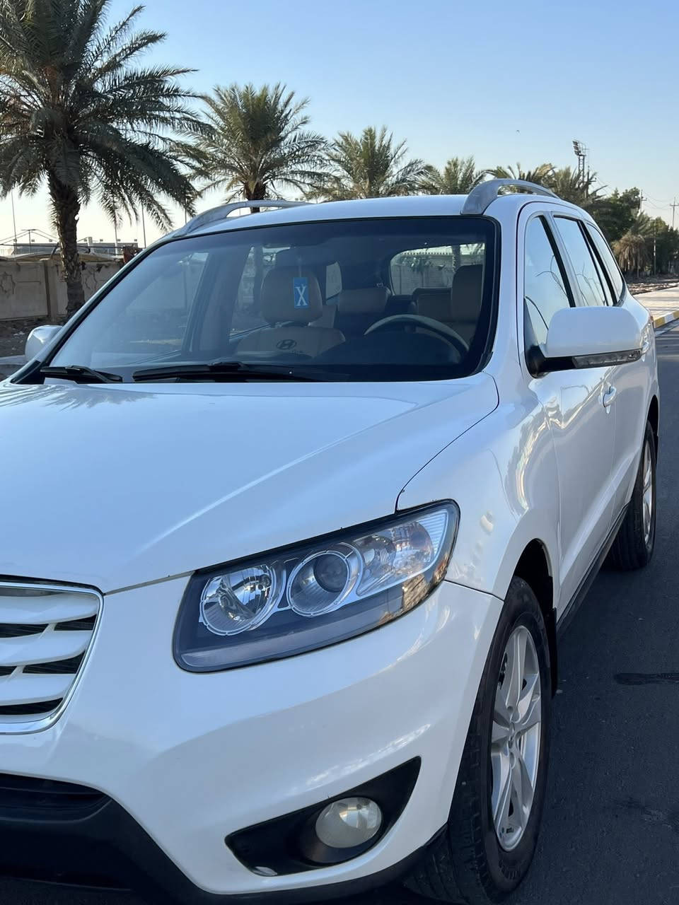 السلام عليكم سنتافيا 2012 خليجي شركه العامه ٦ سلندر 
السعر ( 137$)*********** 
سياره ٧ راكب ٦ سلندر ٣ قطع تبريد سياره جاهزه وبدون نقص 
سياره بيها جاملغ خلفي وباب جهه اليمنه رقم بغداد انگليزي تحويل مباشر
