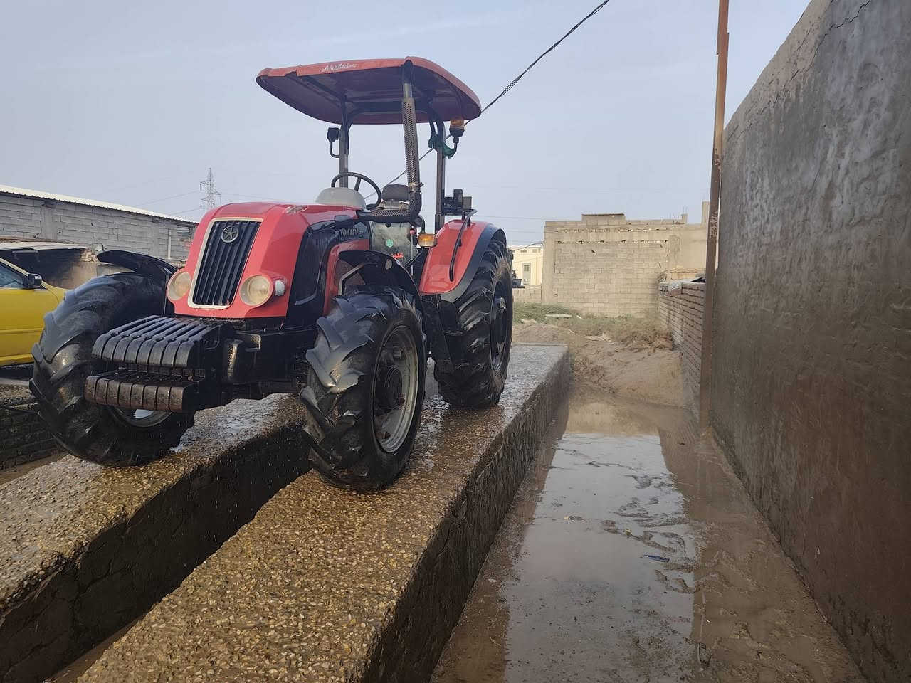 السلام عليكم للبيع  كاروبه توماسان  2010رقم ديالى السعر 12مليون ابيها مجال اومراوس العنوان ذي قار قلعة سكر م ***********
