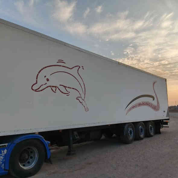 سلام عليكم براد كرونا رتفاع ستندر سمك 5 جهال 200slمكينه رصاصيه غاز 134 شرط تنزيل  تخم تاير ثلاجه ومطبخ سوريات  سعر 90 وبي مجال ***********
