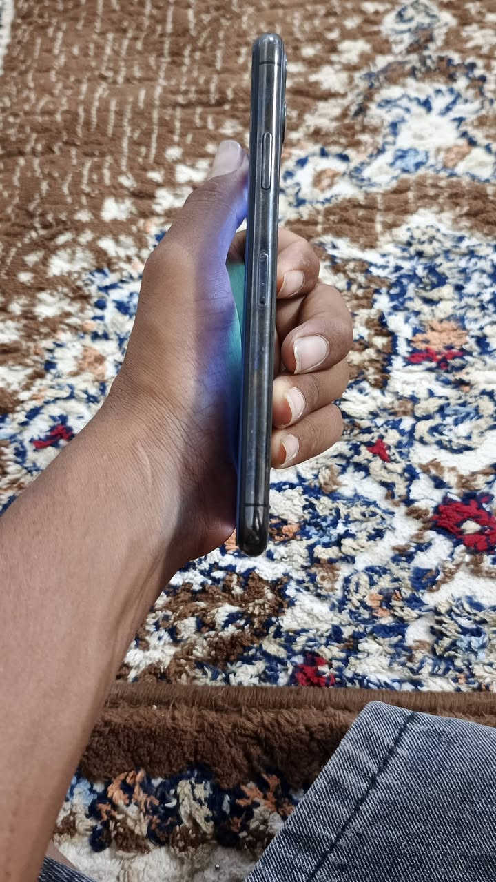 السلام عليكم
إيفون ١١برو ماكس🛑
للبيع أو مراوس🛑
ذاكره٢٥٦
مبدل شاشه اصليه 🛑
وبطاريه أصلي 🛑
جهاز ويا كفرين وشاحنة🛑
فيس أيدي شغال🛑 
السعر ٢٣٥وبي مجال قليل 🛑
***********مكاني حويجه داخل
