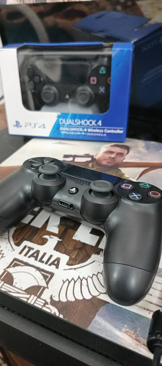 السلام عليكم بلي 4 سلم اونلاين اوربي 1تيرا جهاز نظيف استخدام قليل وشخصي ملحقات كامله جوستك 2 مستخدم والثاني جديده بعده .. مكاني بغداد منصور 
السعر 250 الف 
***********
