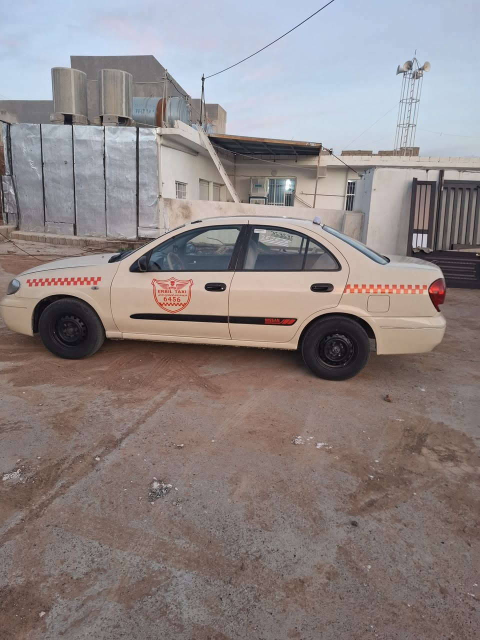 نیسان سەنی مۆدێل 2004گێڕ عادی ناو ڕەش جام کارەبا پێش وپشتی هەیەتی سەنەوی تا 2030 نوێ هەزەی نوێ چوارتایەی نوێ مەکینەی نوێ  سعری 94$ ***********
