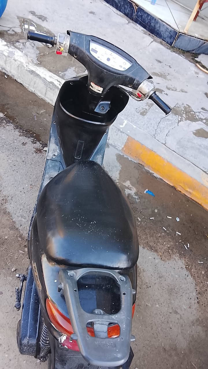 سلام عليكم دراجه60عصفوريه
الدراجه كفاله عامه برغي ما مفتوح بيه 
 شغاله سلف هندر كهربائيات كامله قفل جنطه استيرن متقفل يعني تخذه مناه تندعيلي مناه دراجه نضيف وكاله عامه السعر275 عنواني بغداد الحريه الرقم***********
