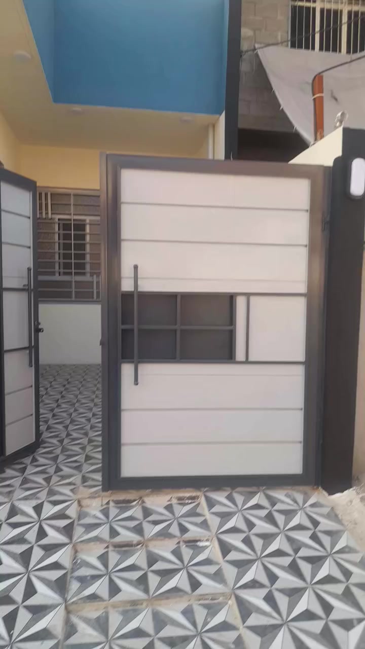 دار للبيع ١١٠م طابق ونص غرفتين نوم وصالتين واستقبال حي الانتصار بناء حديث زيرو قرب مدرسة الشهيد وليد تسليم فوري السعر ٧٤ مليون للاسفسار الاتصال بالارقام التاليه و*********** و*********** مكتب شهرزاد للعقار
